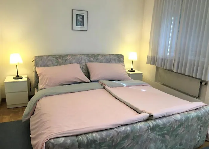 Mit Bergblick By Interhome